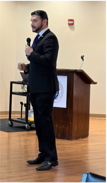 Dr. Jose da Silva, interim vice president for Academic and Student Affairs, speaks to students about having a leadership mindset.